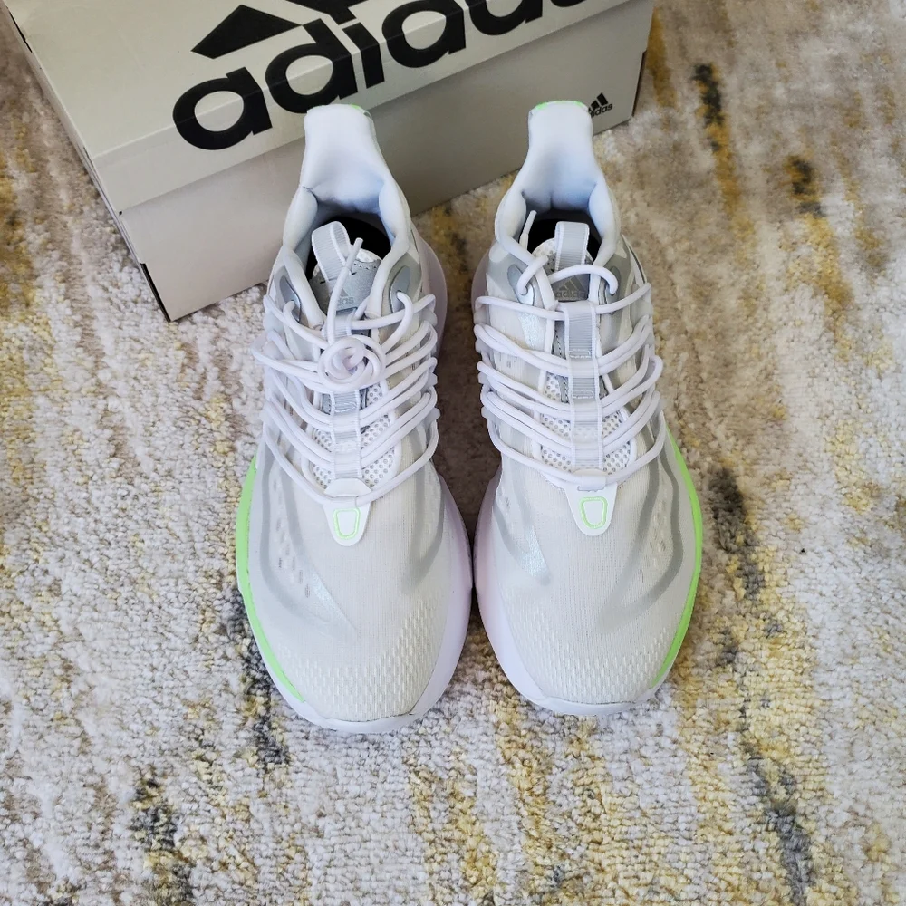 NEW Adidas Alphaboost V1